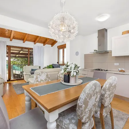 San Antonio With Private Swimming Pool Villa Vodnjan