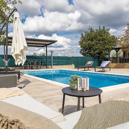 San Antonio With Private Swimming Pool *