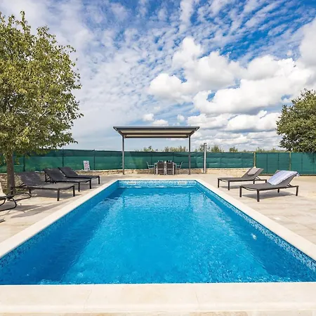 San Antonio With Private Swimming Pool Vodnjan
