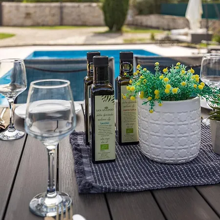San Antonio With Private Swimming Pool * Vodnjan