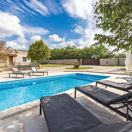 San Antonio With Private Swimming Pool Villa *
