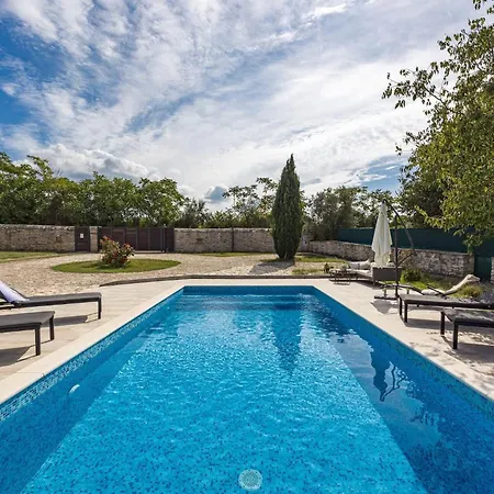 San Antonio With Private Swimming Pool *